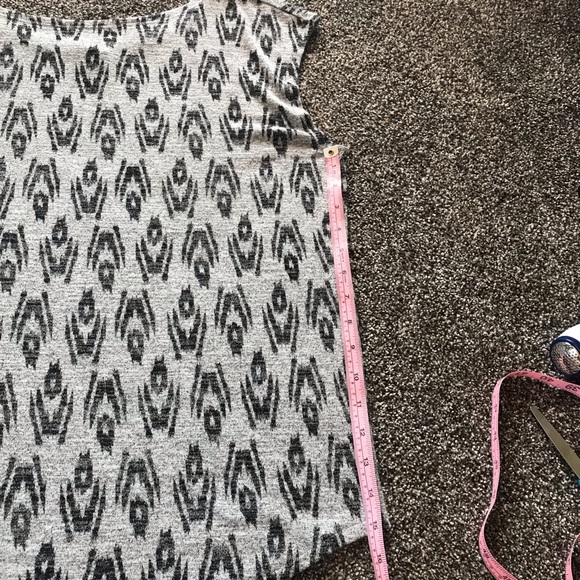 Gap Lightweight Stretchy Ikat Print Sleeveless Top - Picture 6 of 7